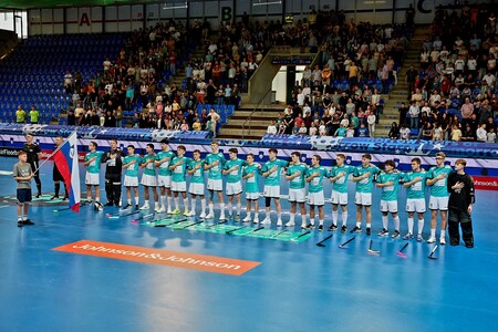 1. Ponosni na svojo ekipo in svojo domovino.